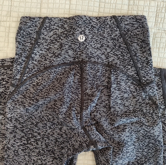 Lululemon Train Times 7/8 Sound Wave Exercise Leggings - Picture 8 of 10